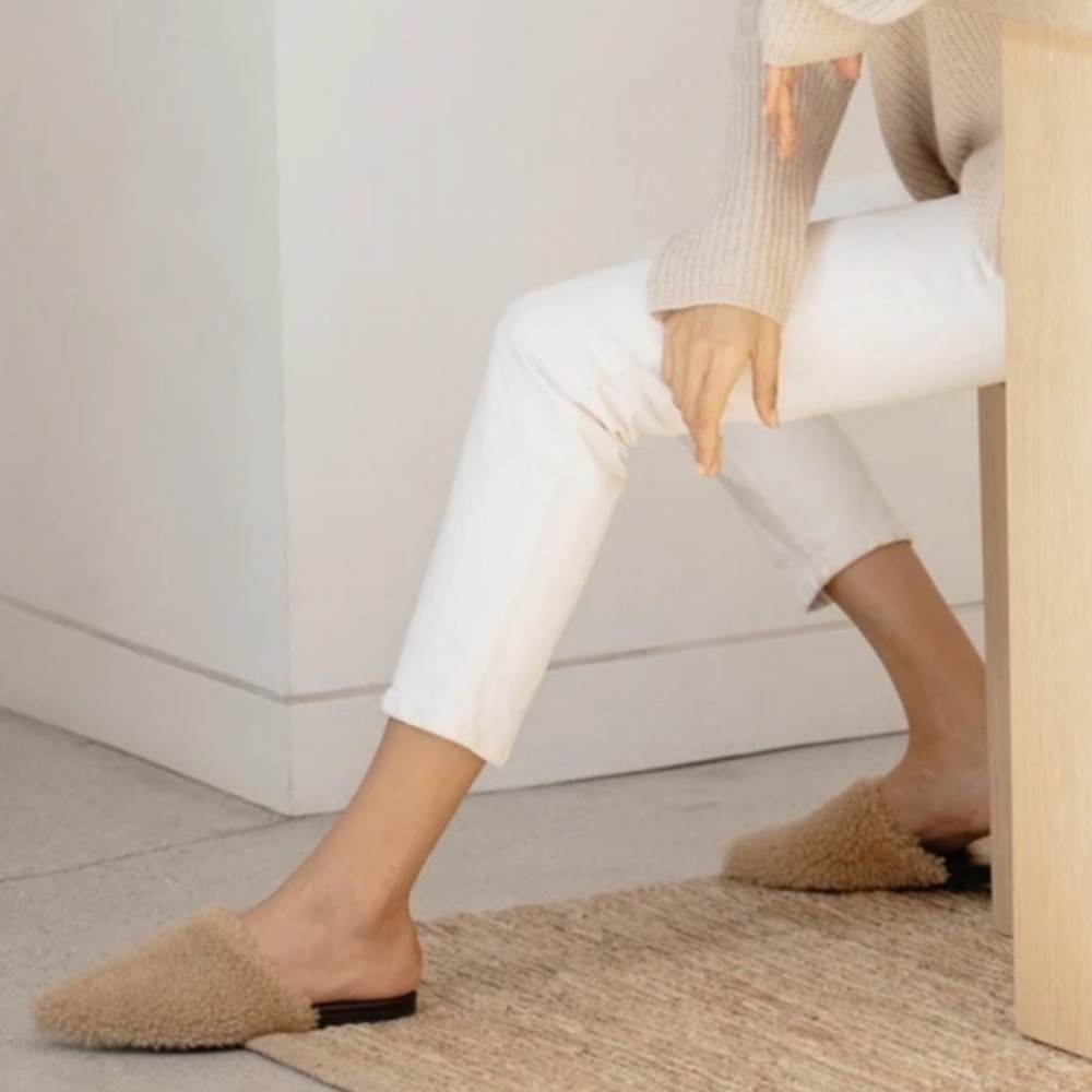 NEW Jenni Kayne Women’s Neutral Camel Shearling Mules Shoes 38 7 7.5 8 US Slide
